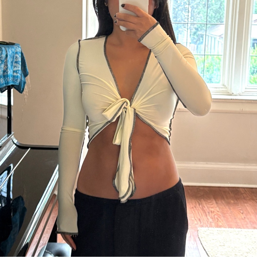 VERGE GIRL Cream / Yellow Tie Front Crop Top